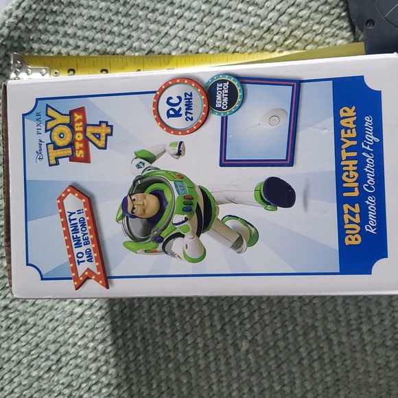 Buzz Lightyear Remote Control Figure - Picture 2 of 3